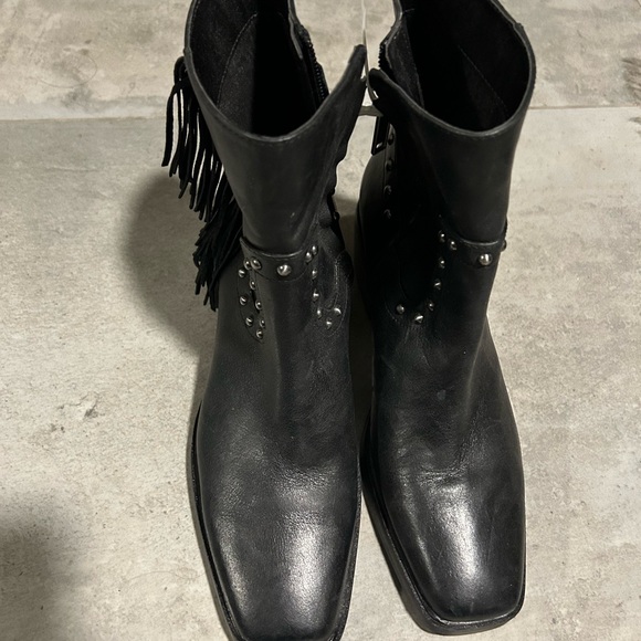 Women Leather Boots - Picture 2 of 7